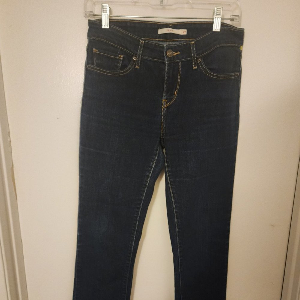 Levi Jeans Size 27 Womens